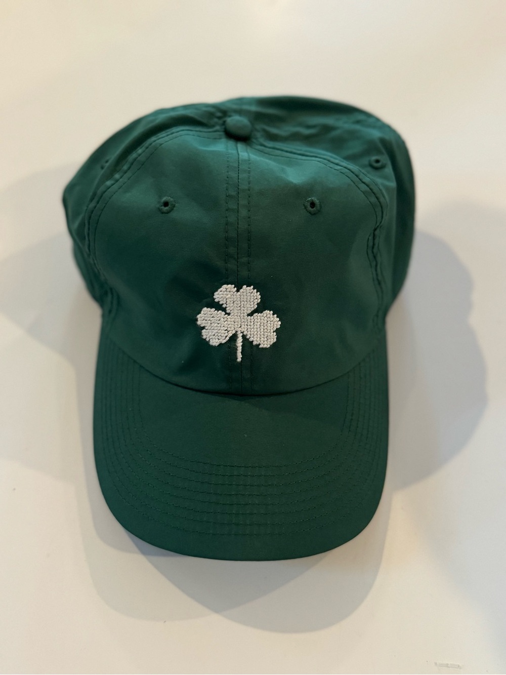 NWT Smathers & Branson Green Embroidered Clover Performance Hat